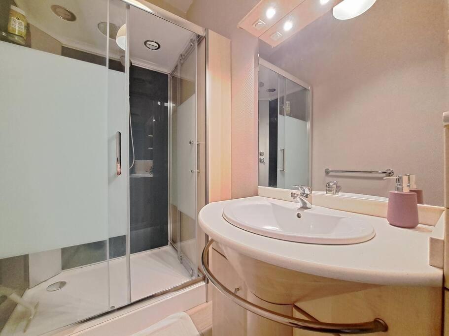 Perth, Bel Appartement Lumineux رانس المظهر الخارجي الصورة